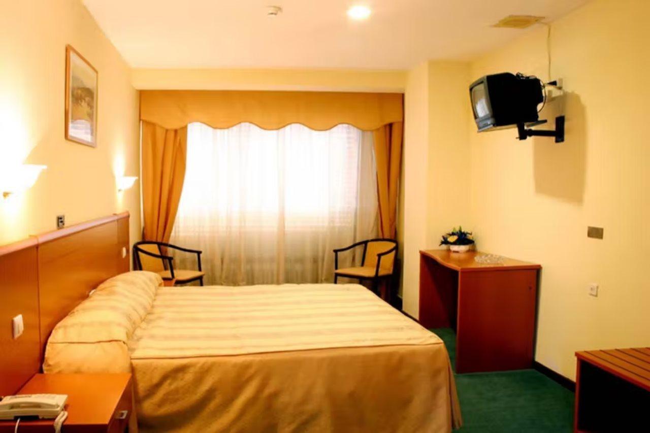 Hotel Las Vinas Arteixo Kültér fotó